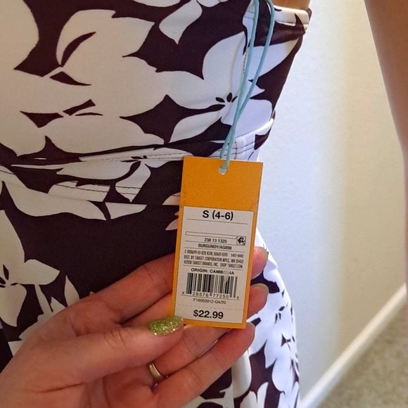 NWT Kona Sol Swimsuit Top with Adjustable Straps Burgandy & White Floral Design - Picture 7 of 7